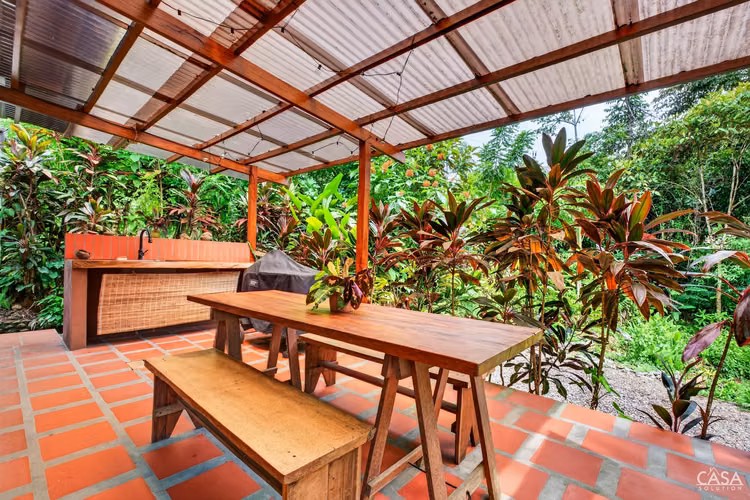 Cómoda Eco-Casa en la Selva en Venta en Torio Hills, Torio