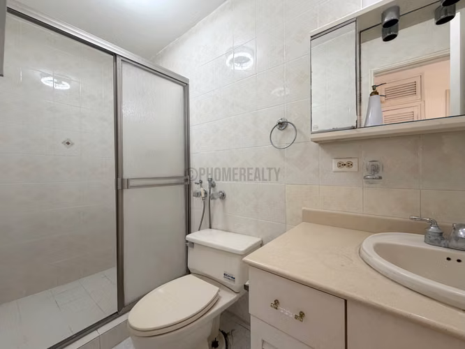 Apartamento de 3 Recámaras en Venta en Marbella – 187 m² con Potencial de Remodelación