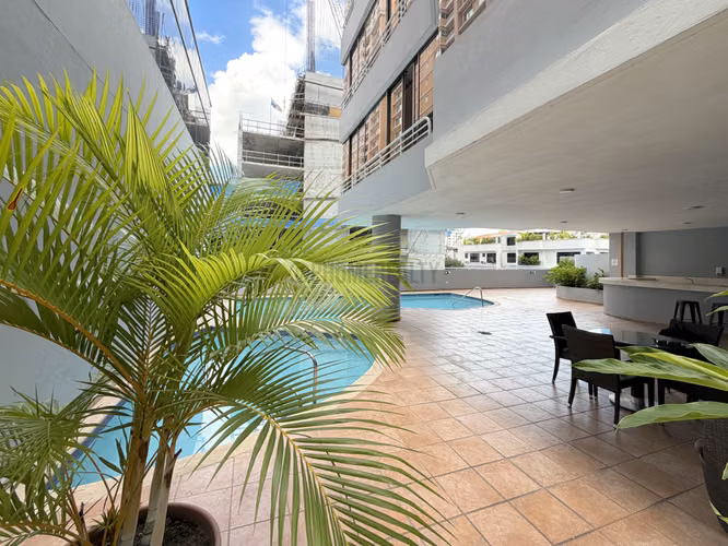 Apartamento de 3 Recámaras en Venta en Marbella – 187 m² con Potencial de Remodelación