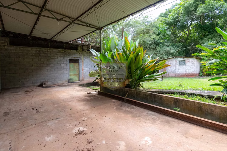 REMATE GALERA CON TERRENO - MÁS DE 35% POR DEBAJO DEL VALOR DE AVALUO K.T