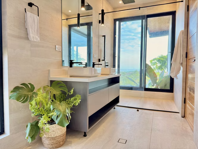 VILLA BAMBÚ – CASA MODERNA CON VISTA AL MAR CERCA DE PLAYA VENAO, PANAMA