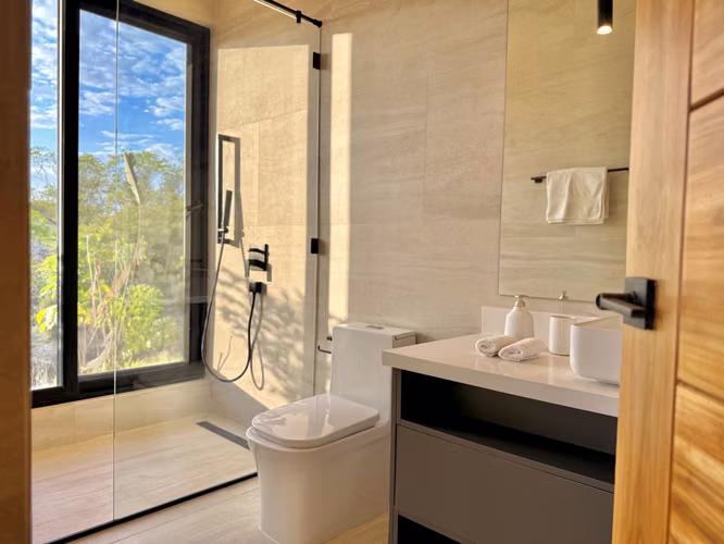 VILLA BAMBÚ – CASA MODERNA CON VISTA AL MAR CERCA DE PLAYA VENAO, PANAMA