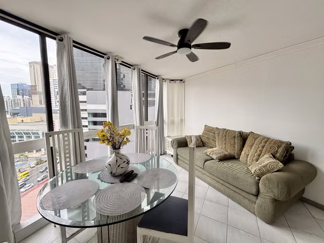 Espacioso y versátil apartamento en Torre VIP, Obarrio - Imagen 2