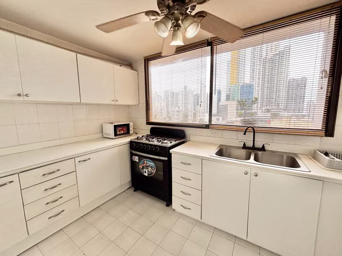 Espacioso y versátil apartamento en Torre VIP, Obarrio - Imagen 3