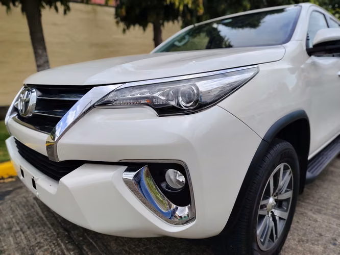 TOYOTA FORTUNER 2020 AUTOMÁTICA 4X4 NEGOCIABLE - Imagen 17