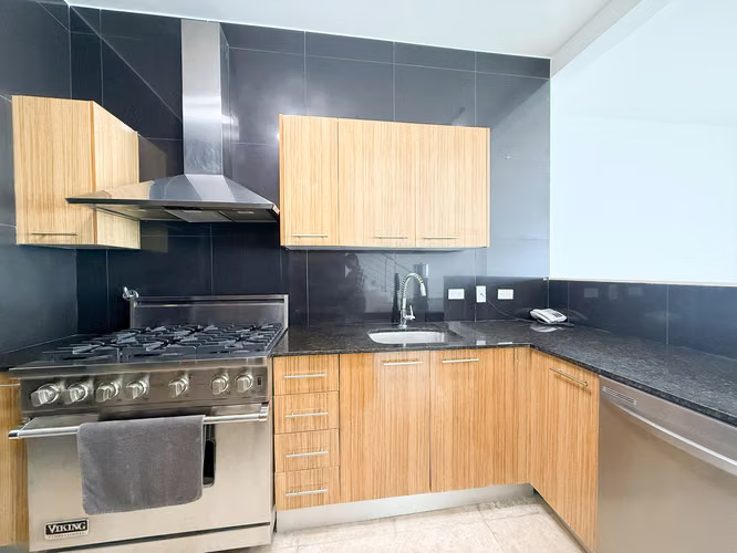 Apartamento de Dos Niveles con Vista al Mar en Sky, con Vistas desde Ambas Recámaras - Imagen 4
