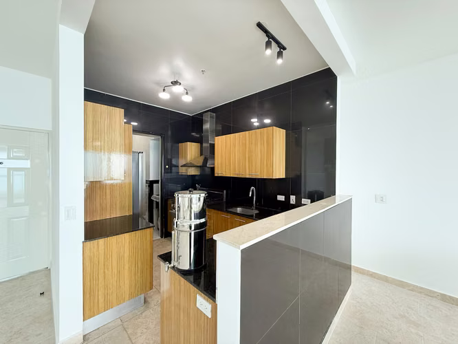 Apartamento de Dos Niveles con Vista al Mar en Sky, con Vistas desde Ambas Recámaras - Imagen 5