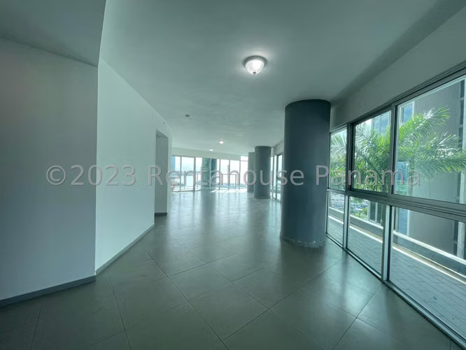 Apartamento en Venta en Avenida Balboa YDU