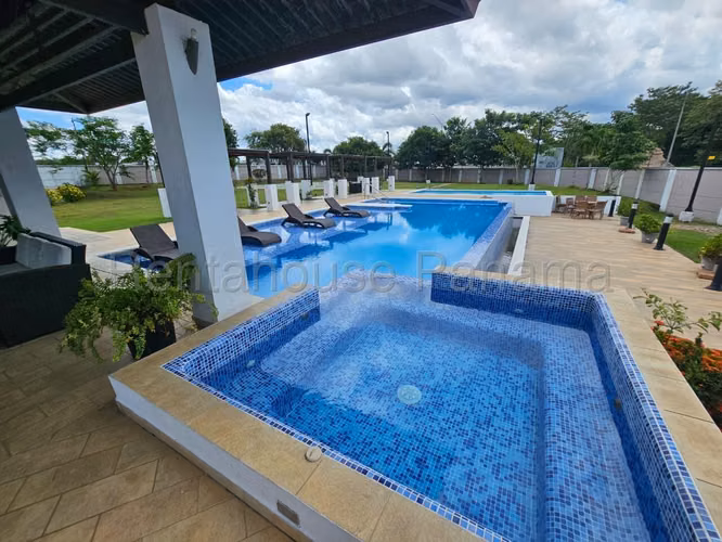 VENTA DE CASA EN CHORRERA DDB27-1969