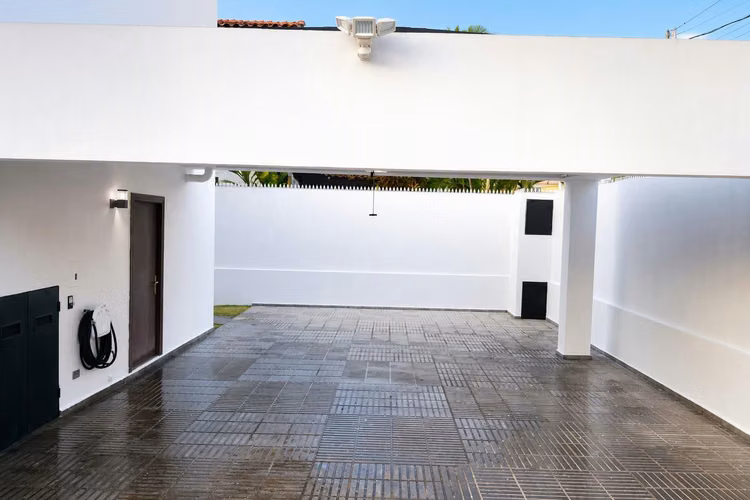 SE ALQUILA MODERNA CASA EN LA ALAMEDA - Imagen 14
