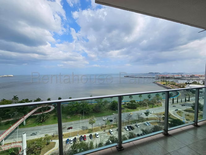 Apartamento en Venta en Avenida Balboa YDU