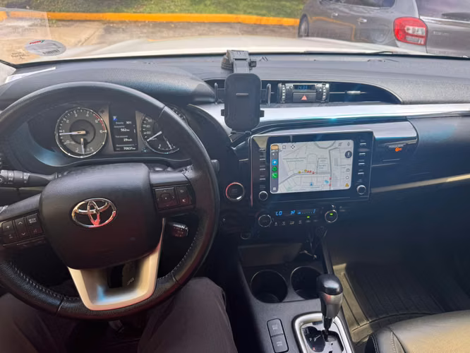 Toyota Hilux 2021 4x4 Automático FULL EXTRAS - Imagen 9