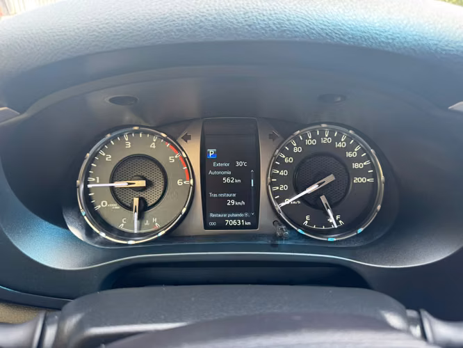 Toyota Hilux 2021 4x4 Automático FULL EXTRAS - Imagen 7