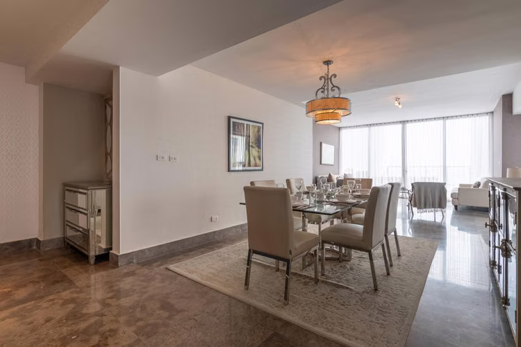 Apartamento Dúplex en Venta en Avenida Balboa YDU