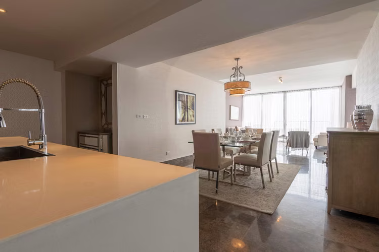 Apartamento Dúplex en Venta en Avenida Balboa YDU