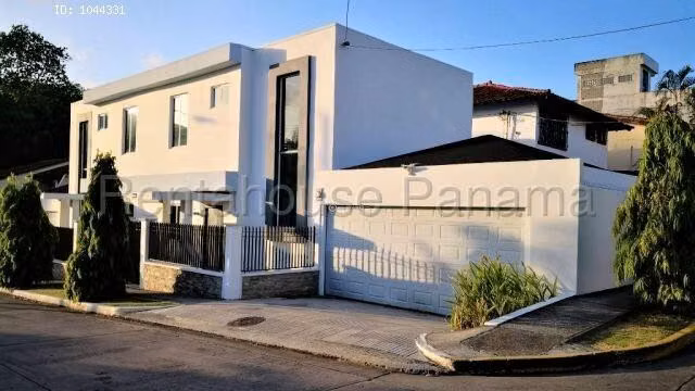 Casa en Alquiler en La Alameda - 27YCG2024 - Imagen 2