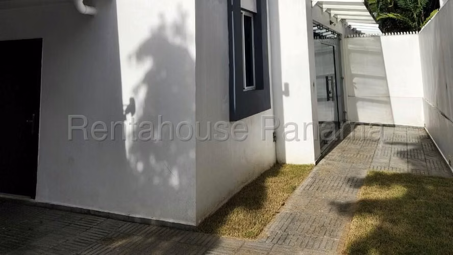 Casa en Alquiler en La Alameda - 27YCG2024 - Imagen 3