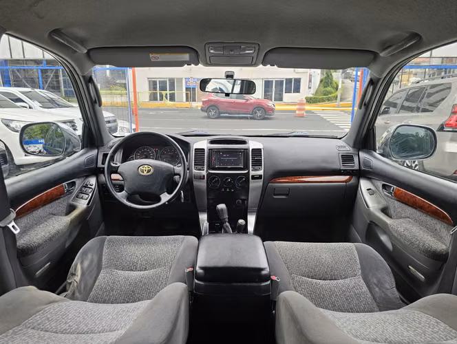 Toyota Land Cruiser Prado GX - Imagen 12