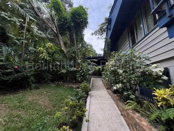 Venta de Casa Con Amplio Terreno en Balboa 27*1229Mfk
