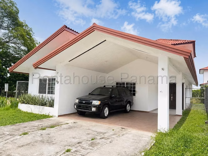 House For Sale In Chitré YS