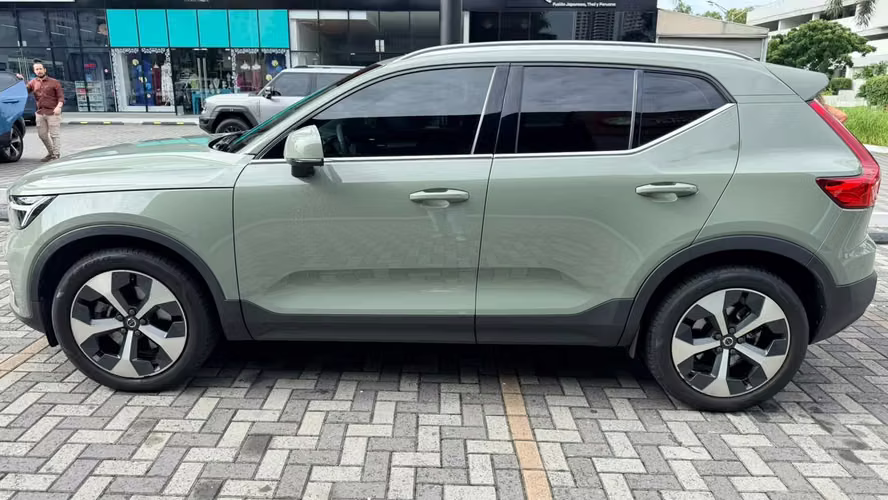 Volvo XC40 MILD HYBRID B4 EDICION PLUS 2023 COMO NUEVO