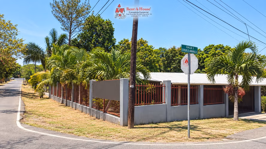 Casa En Venta En Chitré YS