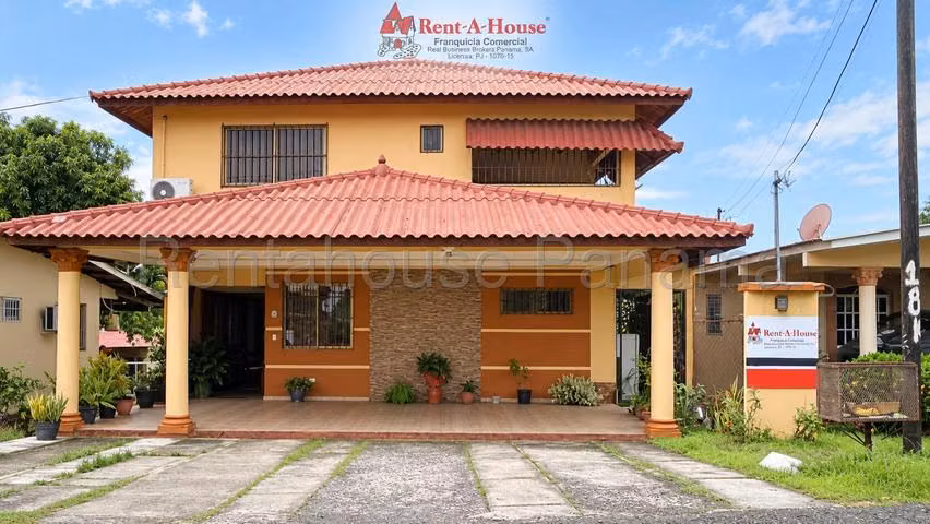 Casa En Venta En Chitré YS