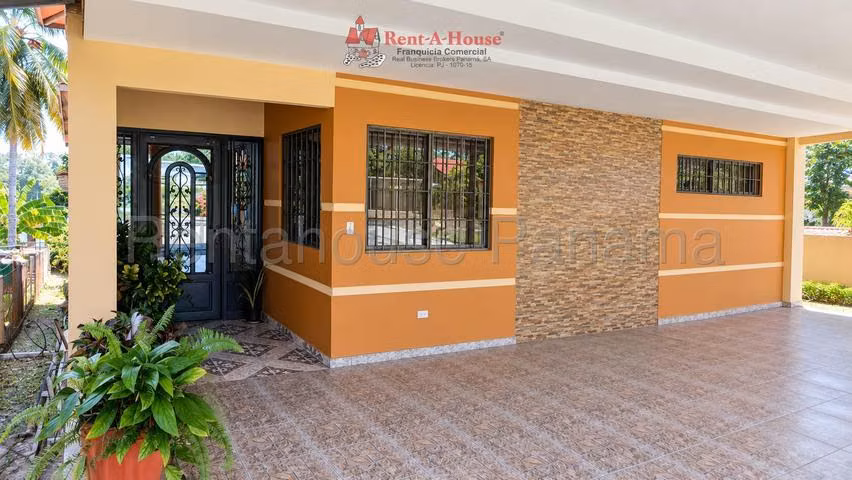 Casa En Venta En Chitré YS