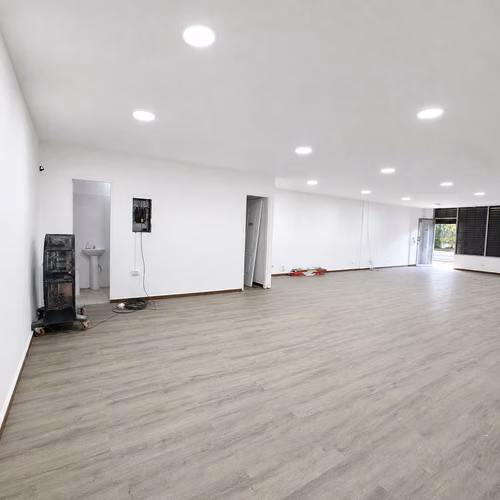 Alquiler de Local comercial en Vía Porras, 100m2 - Imagen 3