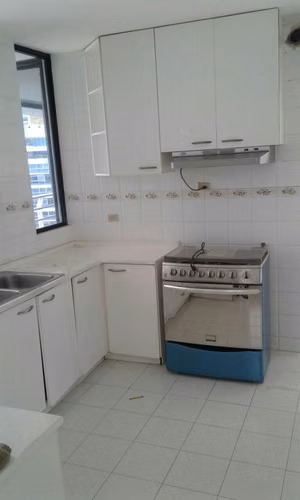 ¡En Alquiler! Exclusivo Apartamento Amoblado de 210 m² con Vista al Mar - Imagen 10