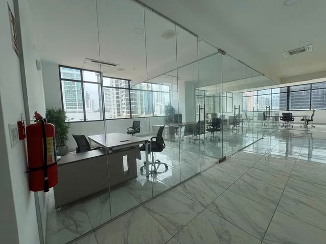 APARTAMENTO AMOBLADO EN CALLE 50 (disponible 1 de octubre) - C.J. - Imagen 13