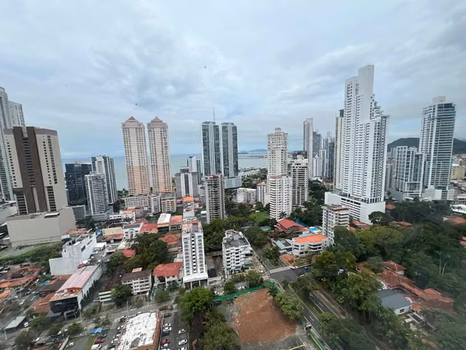 APARTAMENTO AMOBLADO EN CALLE 50 (disponible 1 de octubre) - C.J. - Imagen 8