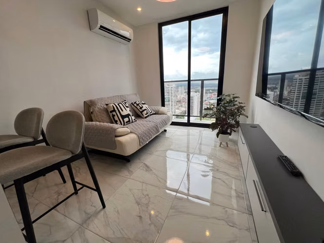 APARTAMENTO AMOBLADO EN CALLE 50 (disponible 1 de octubre) - C.J.