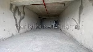 Alquiler de Local Comercial con 43m2 en Avenida Balboa PH The Sands 26-363SR