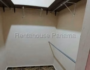 Venta de Casa con 215m2 en Villa Lucre 27-2015SR - Imagen 10