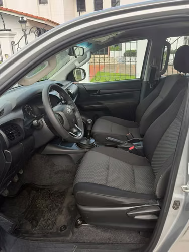 HILUX 2024 4X4 MANUAL  EN 24,495 al CRÉDITO o al contado... - Imagen 9