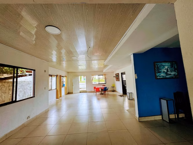 Venta de Local Comercial de Dos Pisos en Downtown, La Chorrera - Imagen 2