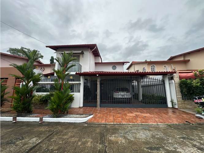 SE VENDE CASA VILLA ZAITA RESIDENCIAL PORTOFINO 264M 4 HABITACIONES