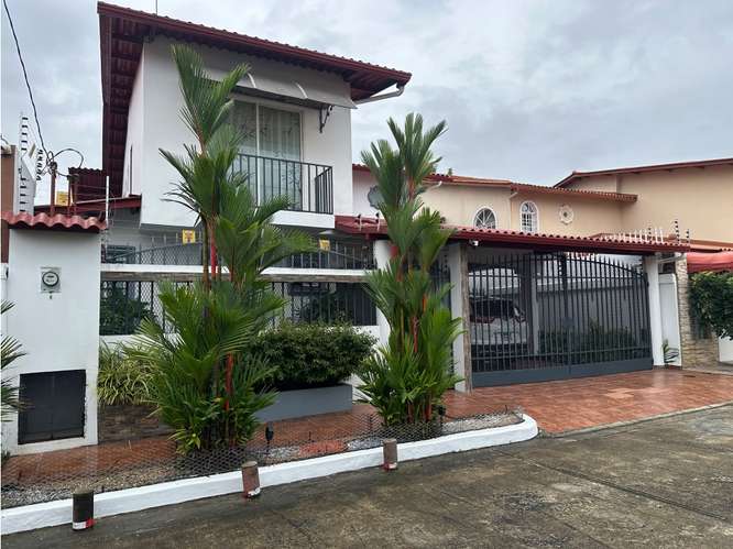 SE VENDE CASA VILLA ZAITA RESIDENCIAL PORTOFINO 264M 4 HABITACIONES