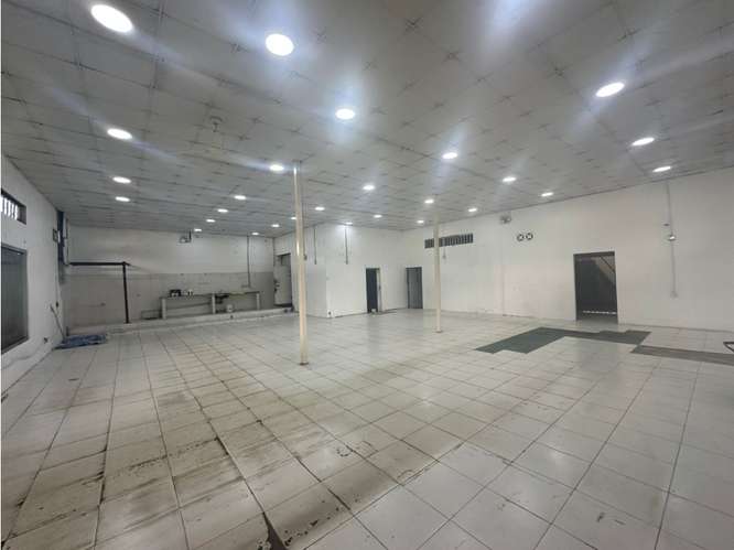 SE ALQUILA LOCAL PEDREGAL 265M 7 PARKING AMPLIO ESPACIO ESQUINA - Imagen 10