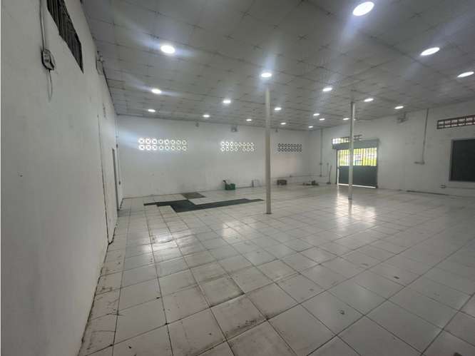 LOCAL / PEDREGAL / 265M / PARKING / AMPLIO ESPACIO / ESQUINA - Imagen 10