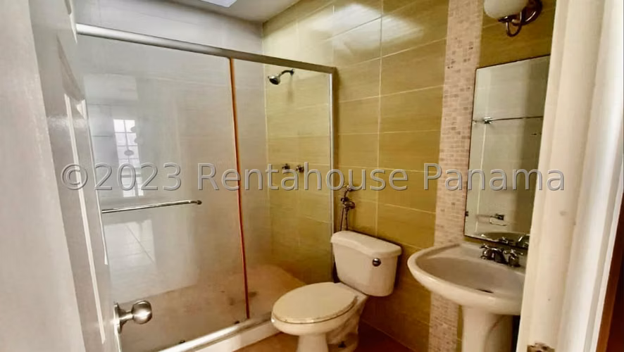 Venta de Apartamento con Línea blanca en Bellavista Ph Dynasty EC - Imagen 10