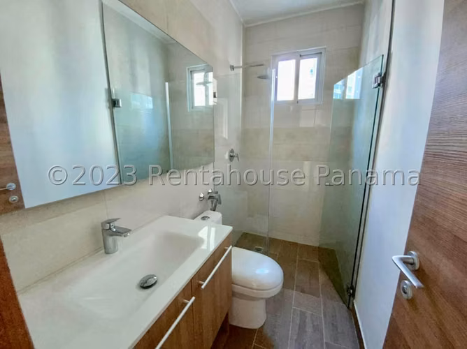 Venta de Apartamento con Línea blanca en Bellavista Ph Dynasty EC - Imagen 9