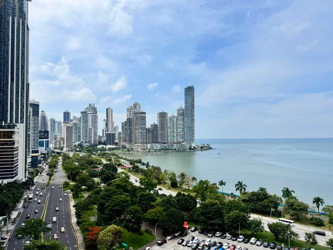 EN ALQUILER – P.H. The Hills Tower Penthouse - C.J.