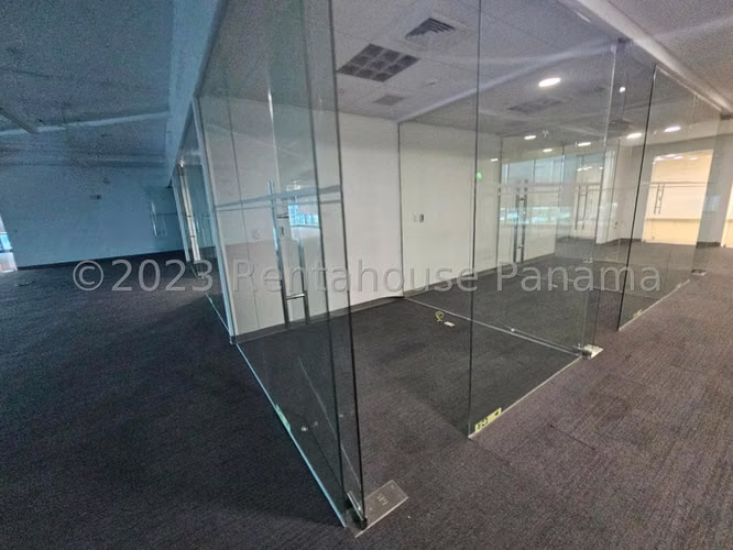 Oficina Comercial en Venta en Costa del Este JG