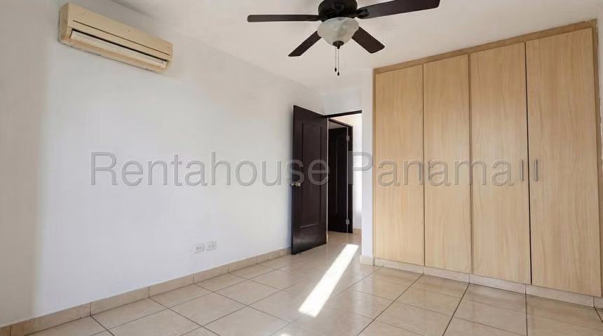 Apartamento en Alquiler en Las Loma JG