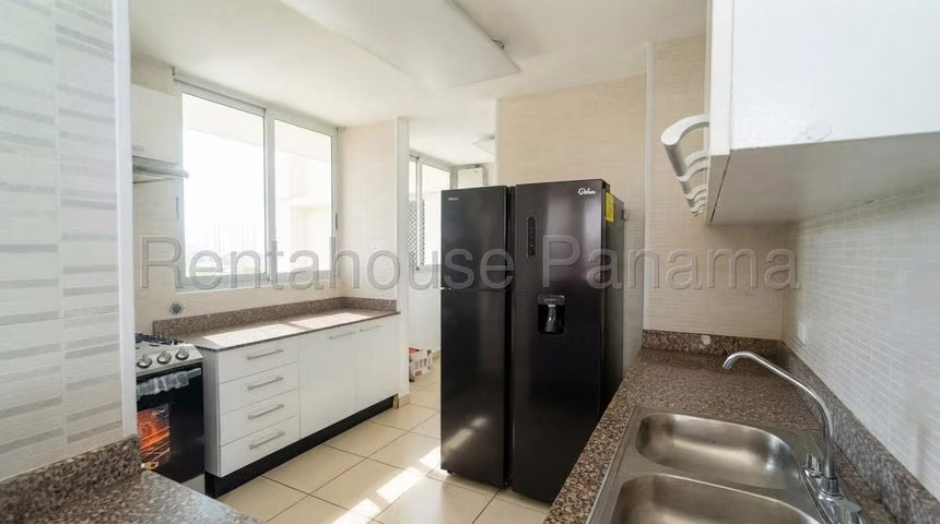 Apartamento en Alquiler en Las Loma JG