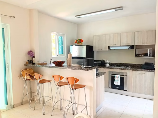 Alquiler 6 meses $2,500: apto 3 rec en Bijao, playa y golf - Imagen 3