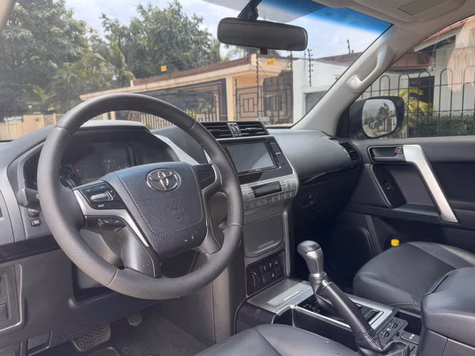 Toyota Land Cruiser Prado 2022 FULL - Imagen 10