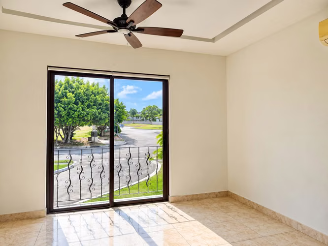 CASA EN COSTA DEL ESTE CON PISCINA PRIVADA 1045M2 CON 4REC MLD - Imagen 8